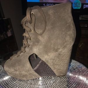 Lucky Brand wedges